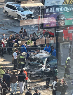 Полицейские ищут свидетелей ДТП в центре Саратова 
